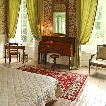 Chateau De Fleury La Foret Bed and breakfast Igoville