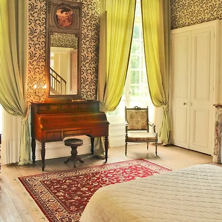 Chateau De Fleury La Foret Bed and breakfast Igoville