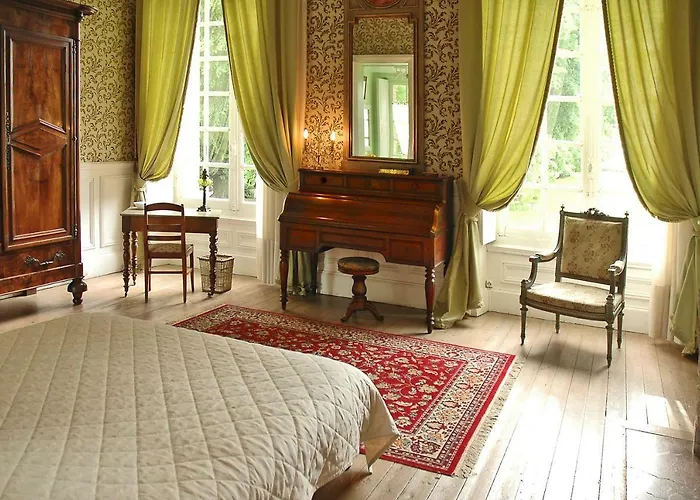 Chateau De Fleury La Foret Bed & Breakfast Igoville